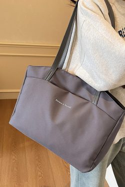 Large Capacity Oxford Cloth Women's Crossbody Bag - Versatile High-End Commuting Tote for Autumn/Winter 2025