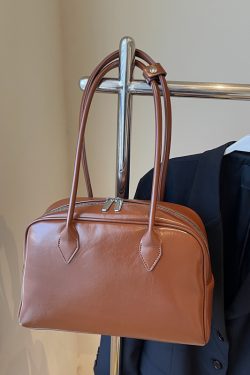 Large Capacity Red Shoulder Bag for Women - High-End Summer Fashion Commuting Handbag 2024 Style