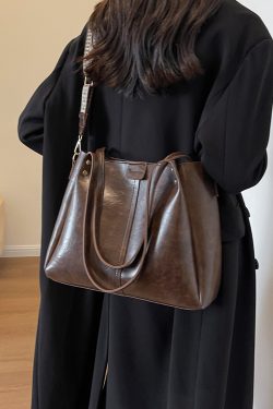 Large-Capacity Shoulder Bag for Commuting - Women's Retro Tote in Korean Style for Spring/Summer 2025 Fashion