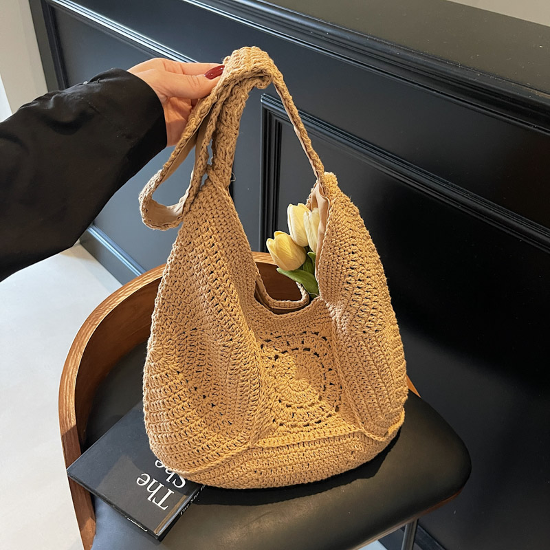 Large Capacity Straw Tote Bag for Women - Summer 2025 Commuter Shoulder Bag, Woven Beach Vacation Style Large Capacity Straw Tote Bag for Women - Summer 2025 Commuter Shoulder Bag, Woven Beach Vacation Style