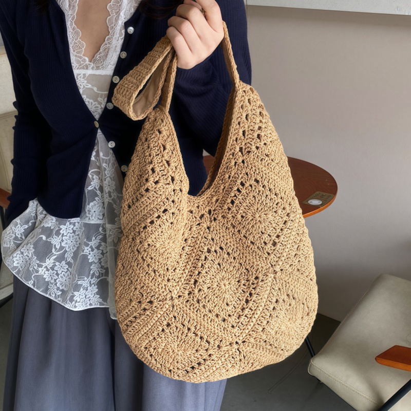 Large Capacity Straw Tote Bag for Women - Summer 2025 Commuter Shoulder Bag, Woven Beach Vacation Style Large Capacity Straw Tote Bag for Women - Summer 2025 Commuter Shoulder Bag, Woven Beach Vacation Style