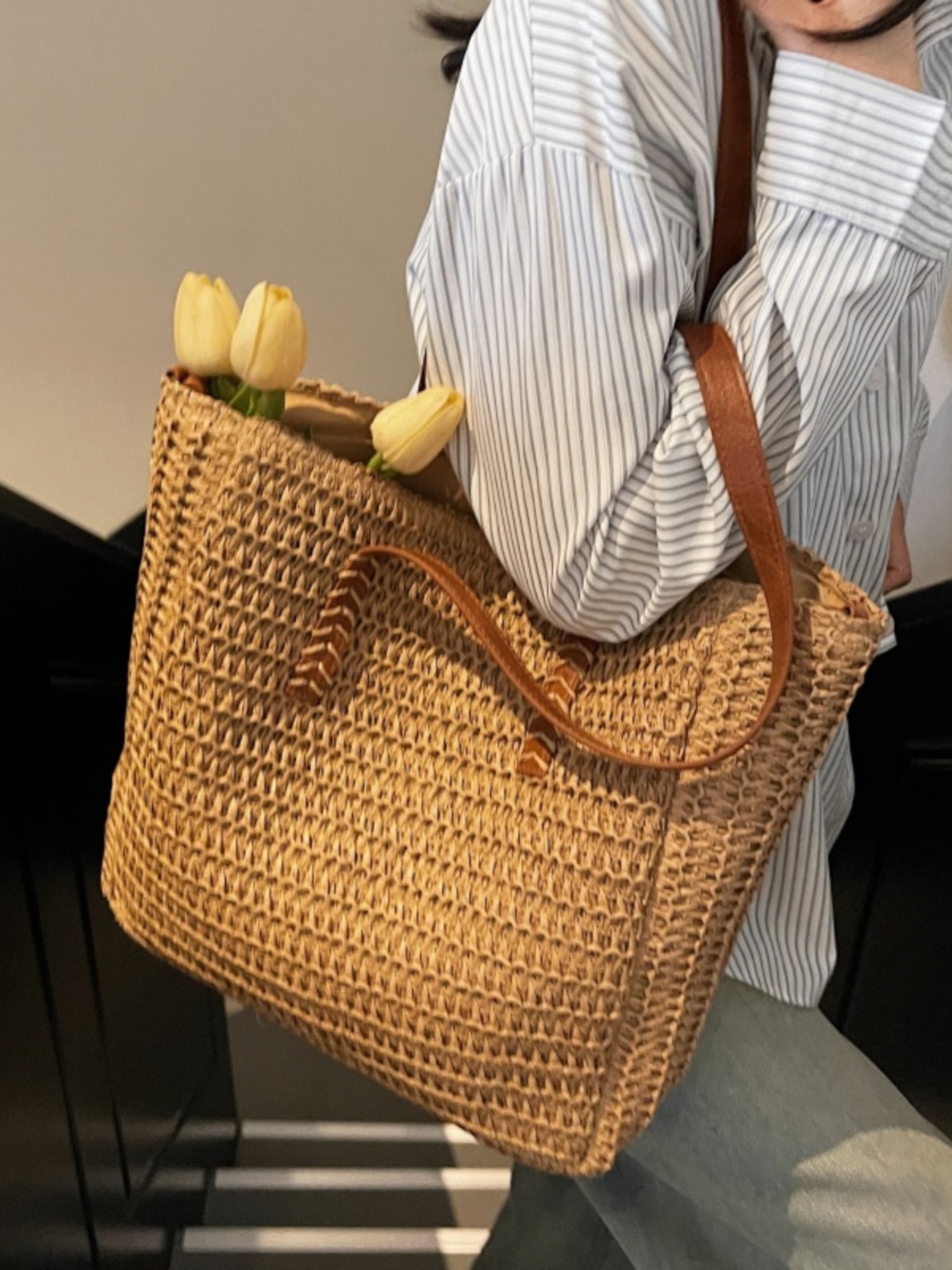 Large Capacity Straw Woven Tote Bag for Women - 2025 Commuter Shoulder Crossbody Bag for Beach and Vacation Large Capacity Straw Woven Tote Bag for Women - 2025 Commuter Shoulder Crossbody Bag for Beach and Vacation