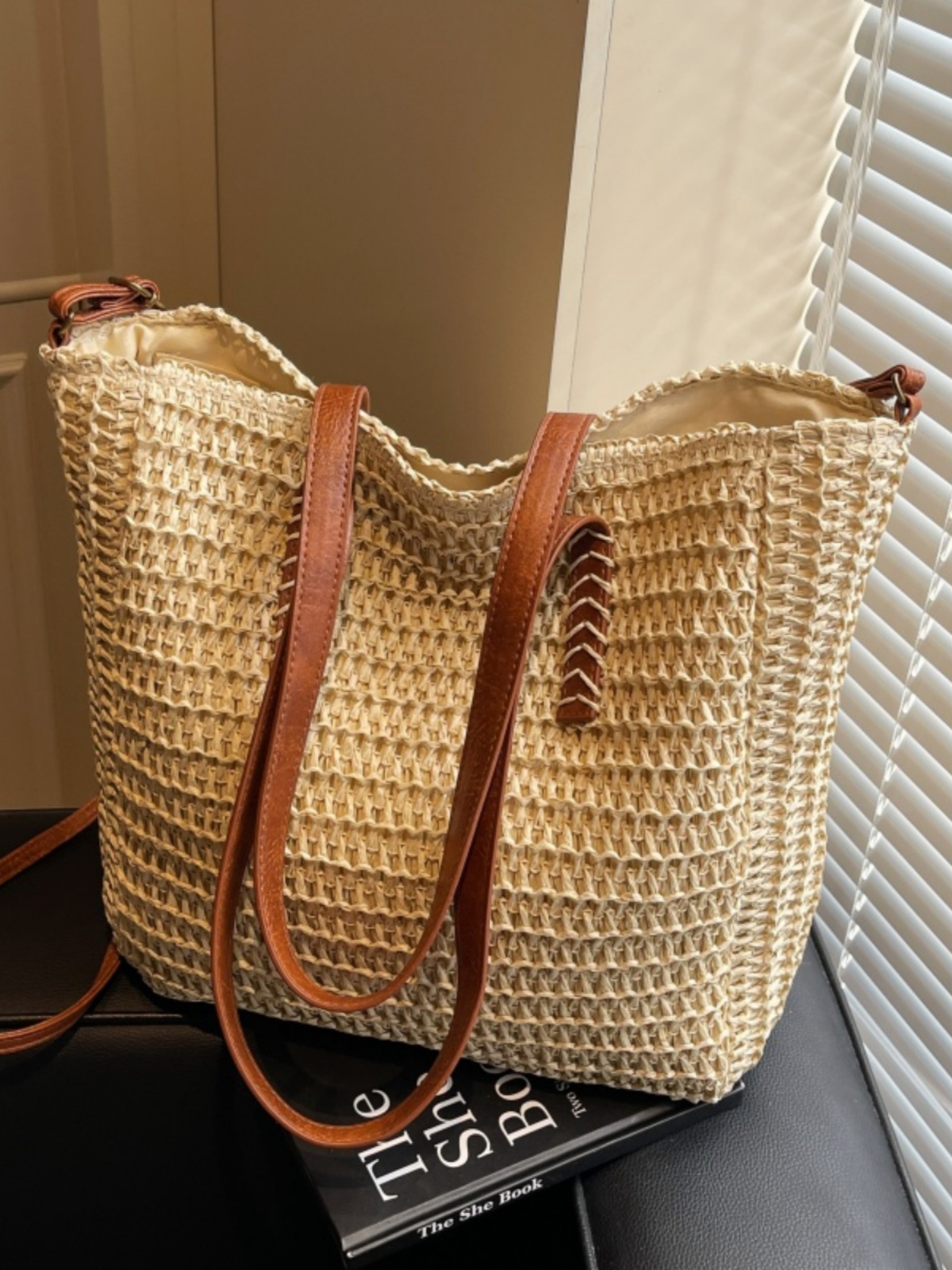 Large Capacity Straw Woven Tote Bag for Women - 2025 Commuter Shoulder Crossbody Bag for Beach and Vacation Large Capacity Straw Woven Tote Bag for Women - 2025 Commuter Shoulder Crossbody Bag for Beach and Vacation