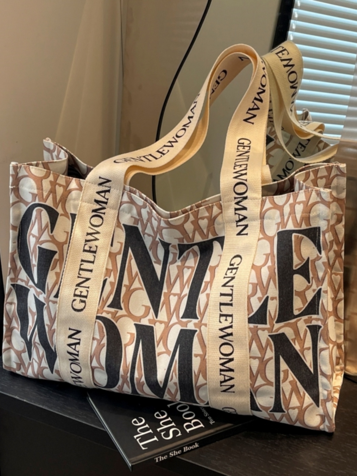 Large Capacity Women's Canvas Tote Bag - Stylish Letter Print Shoulder Bag for Shopping, Commuting, and Outings 2025 Large Capacity Women's Canvas Tote Bag - Stylish Letter Print Shoulder Bag for Shopping, Commuting, and Outings 2025