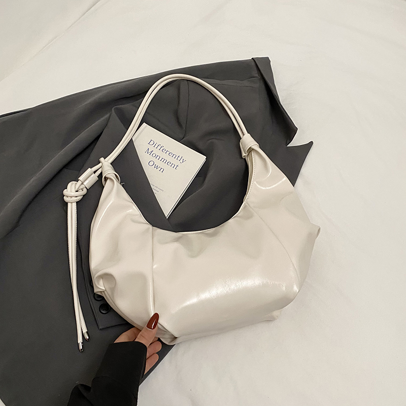 Large Capacity Women's Casual Shoulder Bag - 2025 Trendy Lightweight Crossbody Dumpling Bag for Everyday Versatility Large Capacity Women's Casual Shoulder Bag - 2025 Trendy Lightweight Crossbody Dumpling Bag for Everyday Versatility