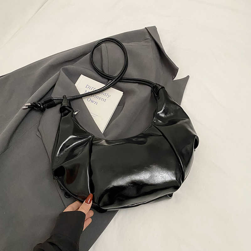 Large Capacity Women's Casual Shoulder Bag - 2025 Trendy Lightweight Crossbody Dumpling Bag for Everyday Versatility Large Capacity Women's Casual Shoulder Bag - 2025 Trendy Lightweight Crossbody Dumpling Bag for Everyday Versatility