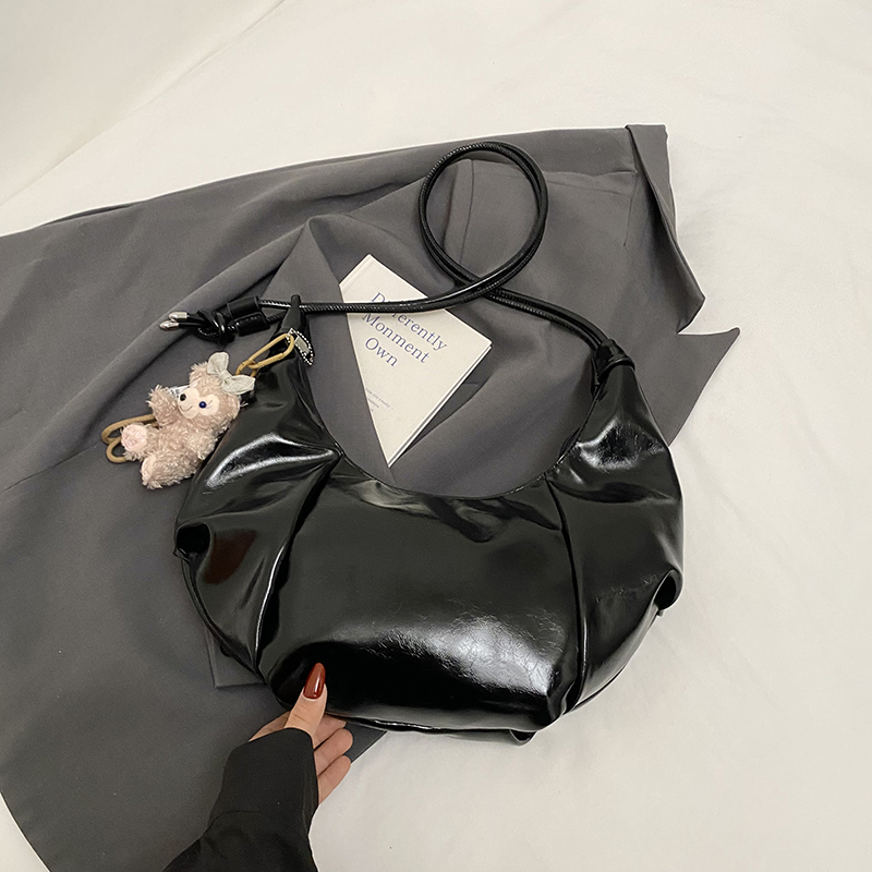 Large Capacity Women's Casual Shoulder Bag - 2025 Trendy Lightweight Crossbody Dumpling Bag for Everyday Versatility Large Capacity Women's Casual Shoulder Bag - 2025 Trendy Lightweight Crossbody Dumpling Bag for Everyday Versatility