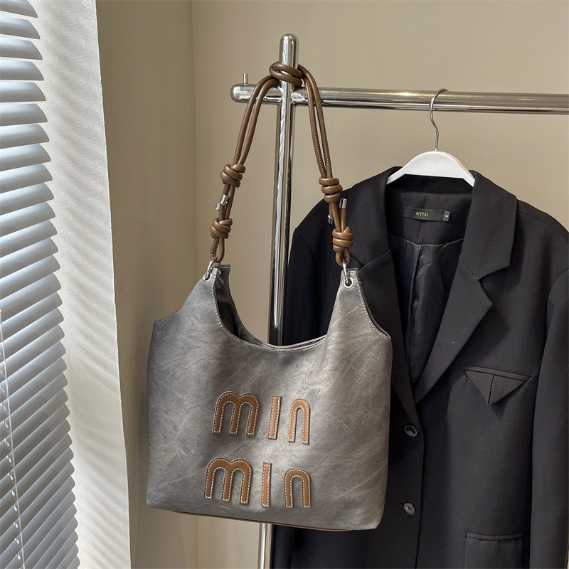 Large Capacity Women's Crossbody Bag - High-End Underarm Tote for Spring/Summer 2025, Stylish Commuting & Everyday Use Large Capacity Women's Crossbody Bag - High-End Underarm Tote for Spring/Summer 2025, Stylish Commuting & Everyday Use