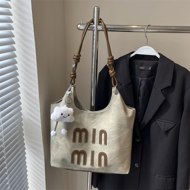 Large Capacity Women's Crossbody Bag - High-End Underarm Tote for Spring/Summer 2025, Stylish Commuting & Everyday Use Large Capacity Women's Crossbody Bag - High-End Underarm Tote for Spring/Summer 2025, Stylish Commuting & Everyday Use