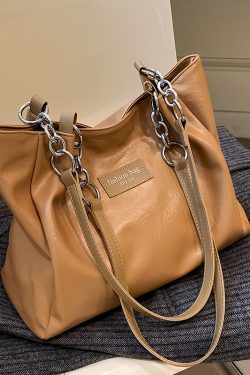 Large Capacity Women's Retro Shoulder Bag - Versatile Commuting Tote for Spring/Summer 2025 Fashion