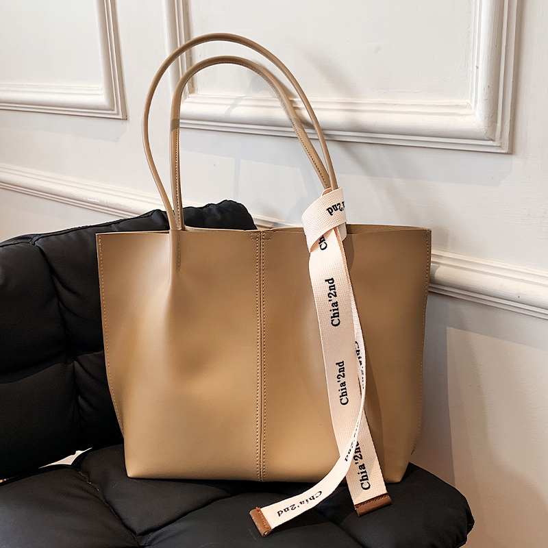 Large Capacity Women's Shoulder Tote Bag - Versatile High-End Design for Work & Commuting - Spring Summer 2025 Fashion Large Capacity Women's Shoulder Tote Bag - Versatile High-End Design for Work & Commuting - Spring Summer 2025 Fashion