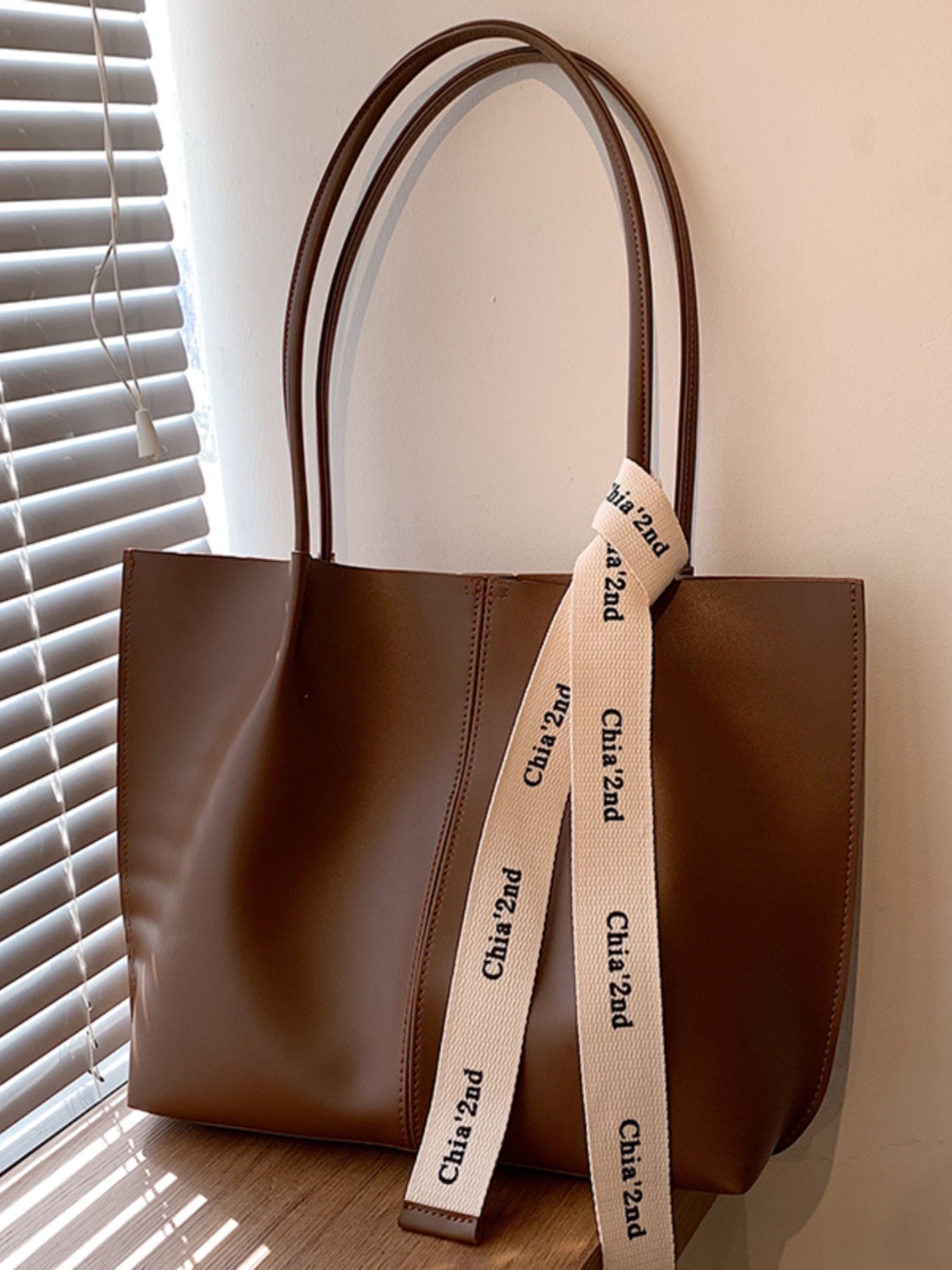 Large Capacity Women's Shoulder Tote Bag - Versatile High-End Design for Work & Commuting - Spring Summer 2025 Fashion Large Capacity Women's Shoulder Tote Bag - Versatile High-End Design for Work & Commuting - Spring Summer 2025 Fashion