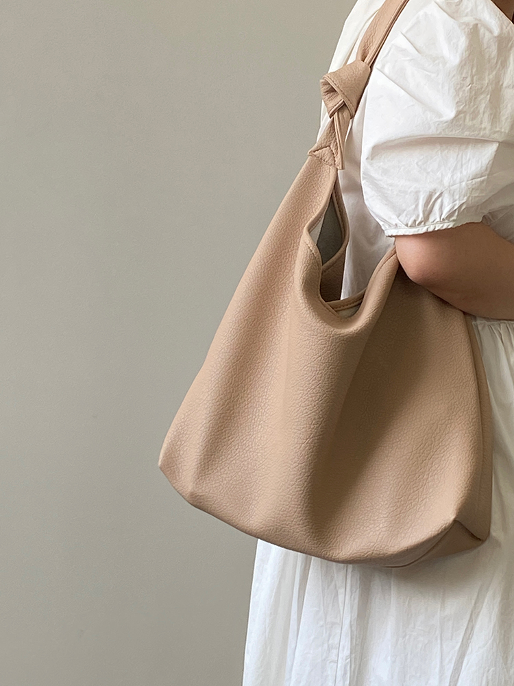 Large Capacity Women's Tote Bag - Stylish Niche Design for Spring & Summer, Perfect for Commuting, Classes, Shoulder & Hand-Held Use Large Capacity Women's Tote Bag - Stylish Niche Design for Spring & Summer, Perfect for Commuting, Classes, Shoulder & Hand-Held Use