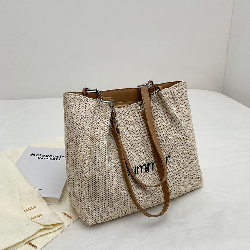 Large Capacity Woven Bag for Women - Autumn/Winter 2025 Niche Versatile Shoulder Tote, Fashionable Commuting Style Large Capacity Woven Bag for Women - Autumn/Winter 2025 Niche Versatile Shoulder Tote, Fashionable Commuting Style