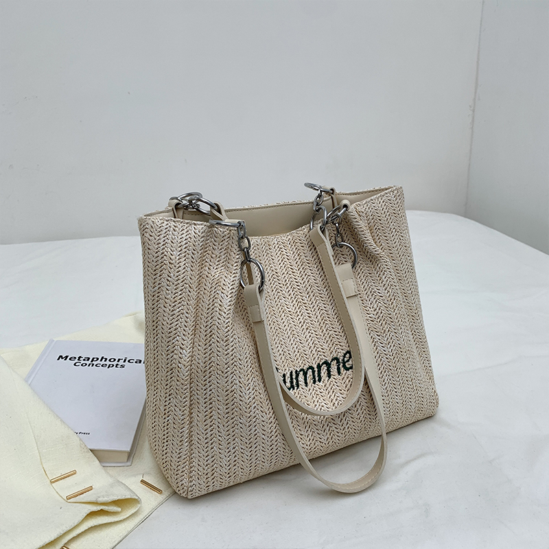 Large Capacity Woven Bag for Women - Autumn/Winter 2025 Niche Versatile Shoulder Tote, Fashionable Commuting Style Large Capacity Woven Bag for Women - Autumn/Winter 2025 Niche Versatile Shoulder Tote, Fashionable Commuting Style