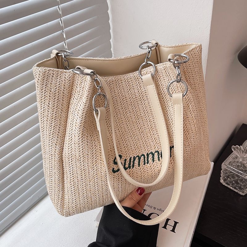 Large Capacity Woven Bag for Women - Autumn/Winter 2025 Niche Versatile Shoulder Tote, Fashionable Commuting Style Large Capacity Woven Bag for Women - Autumn/Winter 2025 Niche Versatile Shoulder Tote, Fashionable Commuting Style