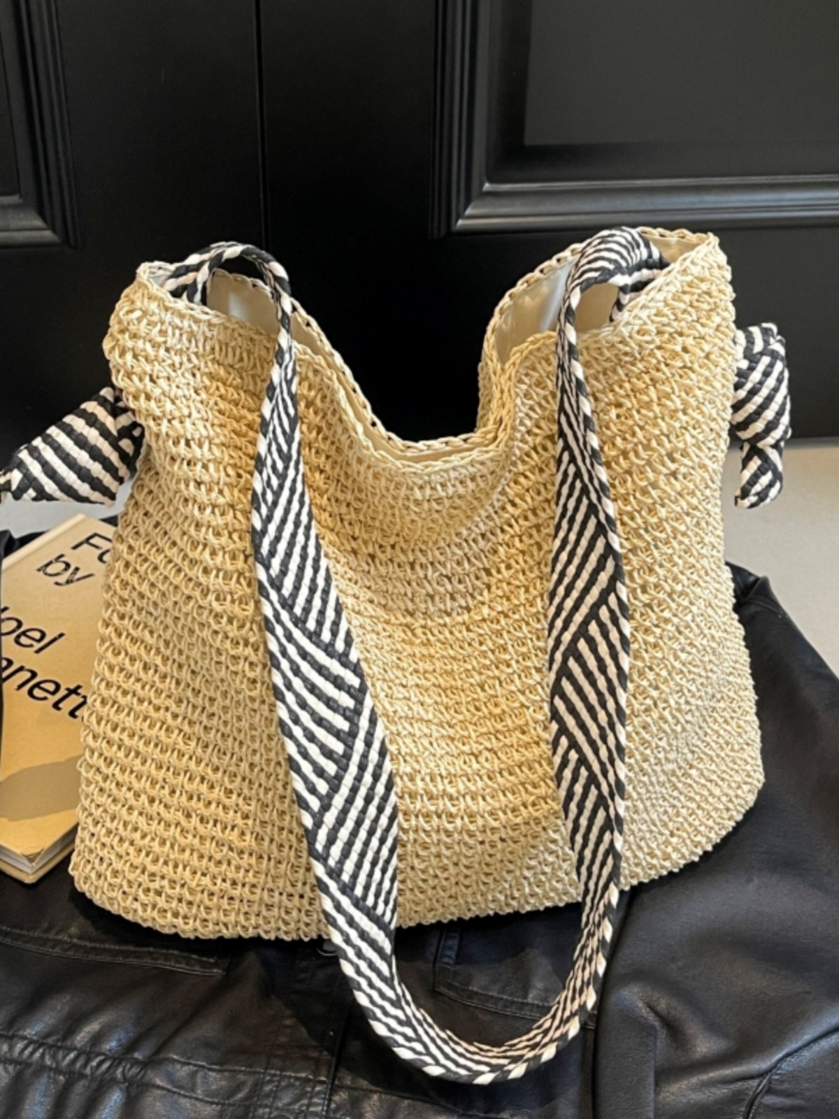 Large Capacity Woven Straw Bag for Women - Summer 2025 Beach Tote, Commuter Shoulder Bag, Vacation Essential, Lazy Style Large Capacity Woven Straw Bag for Women - Summer 2025 Beach Tote, Commuter Shoulder Bag, Vacation Essential, Lazy Style