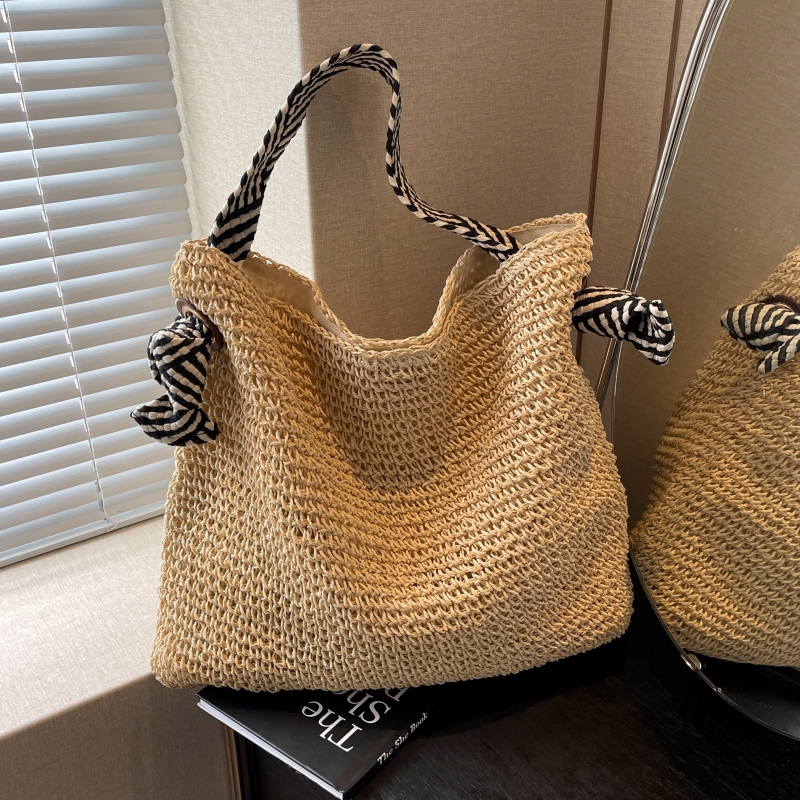 Large Capacity Woven Straw Bag for Women - Summer 2025 Beach Tote, Commuter Shoulder Bag, Vacation Essential, Lazy Style Large Capacity Woven Straw Bag for Women - Summer 2025 Beach Tote, Commuter Shoulder Bag, Vacation Essential, Lazy Style
