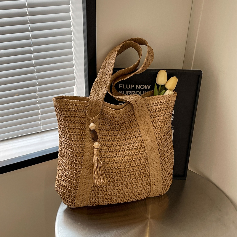 Large Capacity Woven Straw Beach Bag for Women - Autumn 2025 Shoulder Tote Handbag, Perfect for Vacations and Everyday Use Large Capacity Woven Straw Beach Bag for Women - Autumn 2025 Shoulder Tote Handbag, Perfect for Vacations and Everyday Use