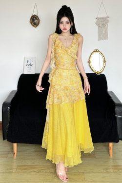 Layered Floral A-Line Dress for Women, Spaghetti Strap, Fresh Field Design, Gentle Fabric, Perfect for Spring and Summer Style