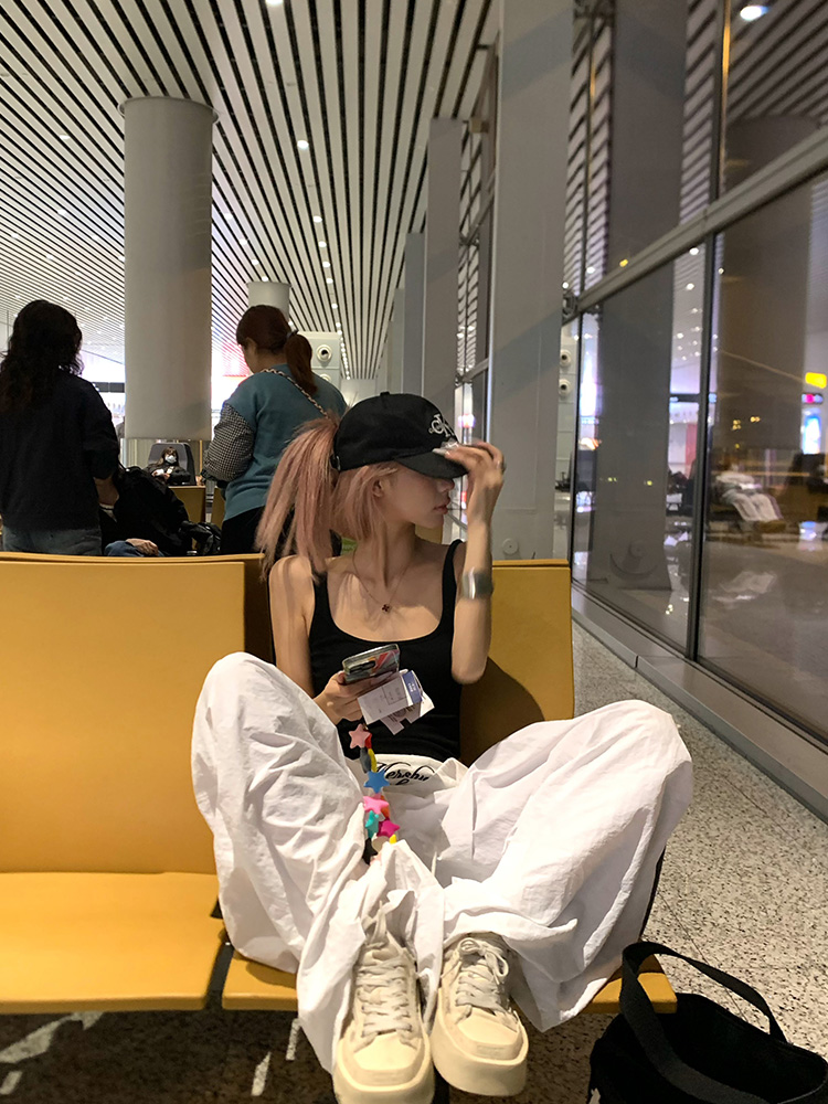 Layered Tie-Up Cargo Pants for Men and Women, Loose Casual Pleated Wide-Leg Design, Trendy American Style Fashion Layered Tie-Up Cargo Pants for Men and Women, Loose Casual Pleated Wide-Leg Design, Trendy American Style Fashion