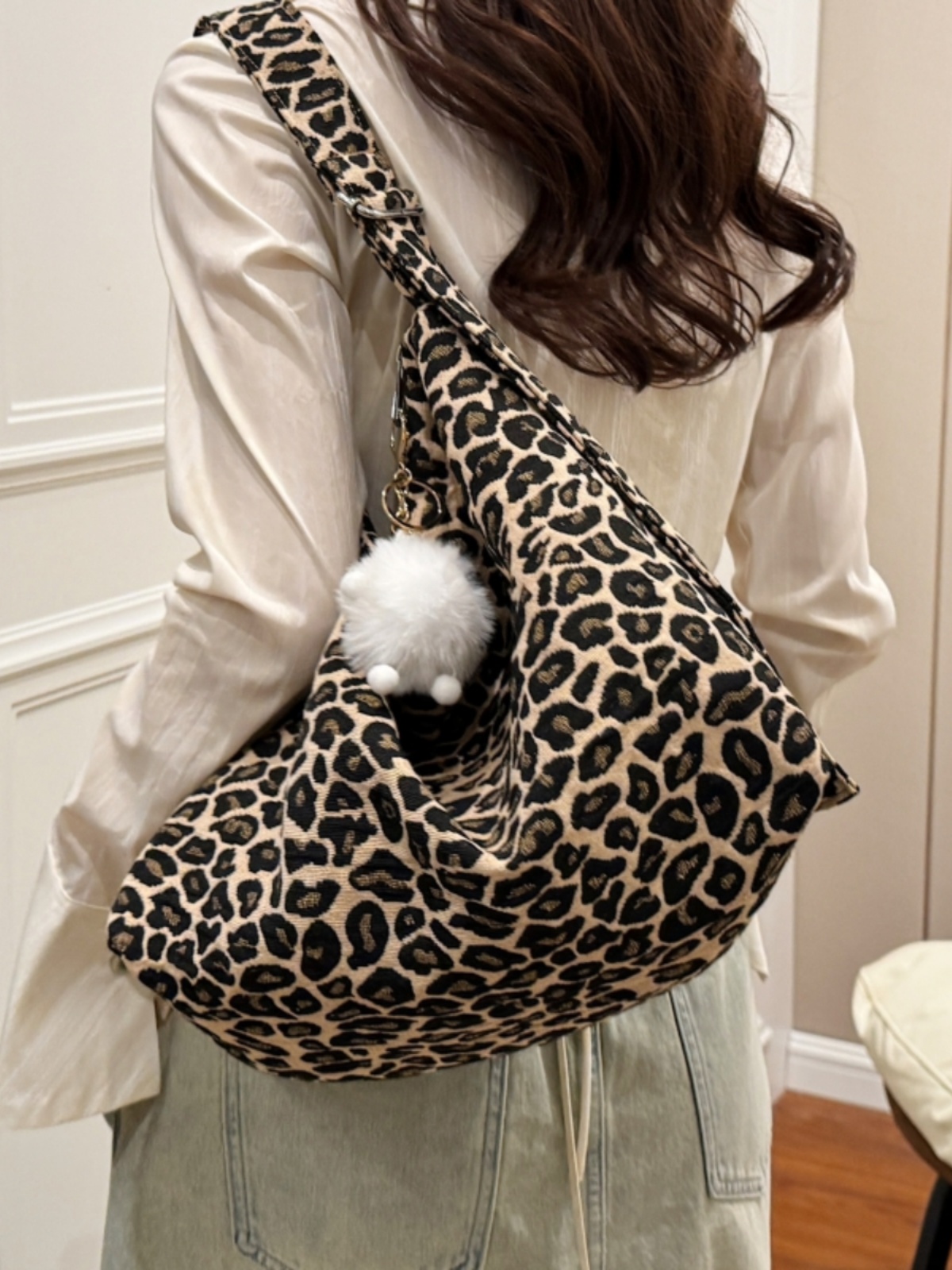 Leopard Print Canvas Crossbody Bag for Women - 2025 Korean Style, Large Capacity Tote for Class, Commuting, and Everyday Use Leopard Print Canvas Crossbody Bag for Women - 2025 Korean Style, Large Capacity Tote for Class, Commuting, and Everyday Use