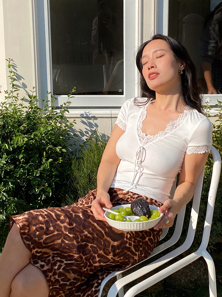 Leopard Print Midi Skirt - Vintage French A-Line, High-Waisted, Slimming Mermaid Style, Trendy 90s Fashion Leopard Print Midi Skirt - Vintage French A-Line, High-Waisted, Slimming Mermaid Style, Trendy 90s Fashion