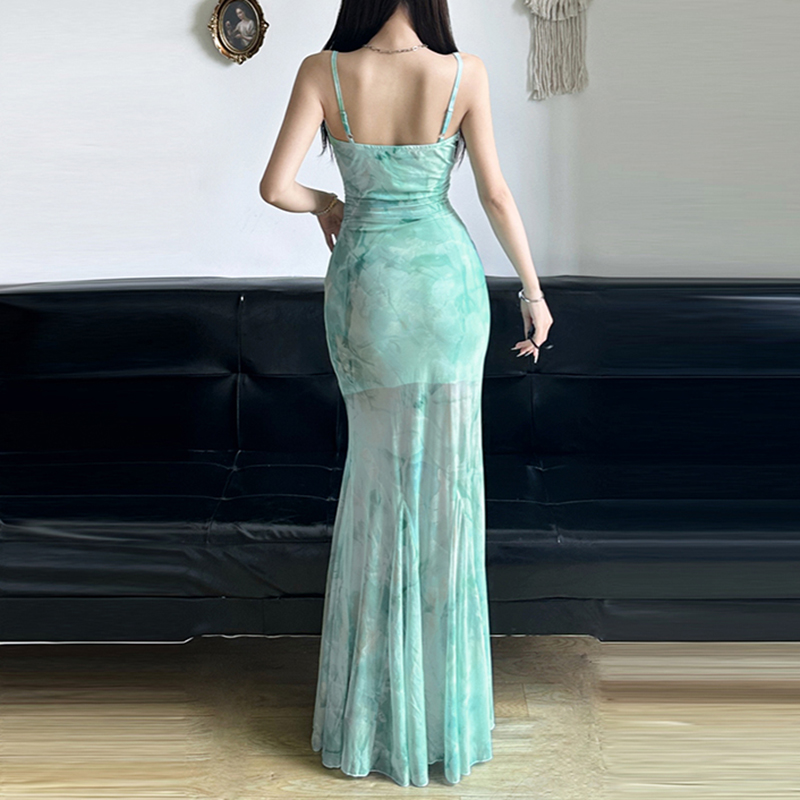 Light Green V-Neck Spaghetti Strap Mermaid Dress - Vintage Waist-Cinching Slim Fit for Spicy Girl & Mature Woman Style, Trendy Design Light Green V-Neck Spaghetti Strap Mermaid Dress - Vintage Waist-Cinching Slim Fit for Spicy Girl & Mature Woman Style, Trendy Design