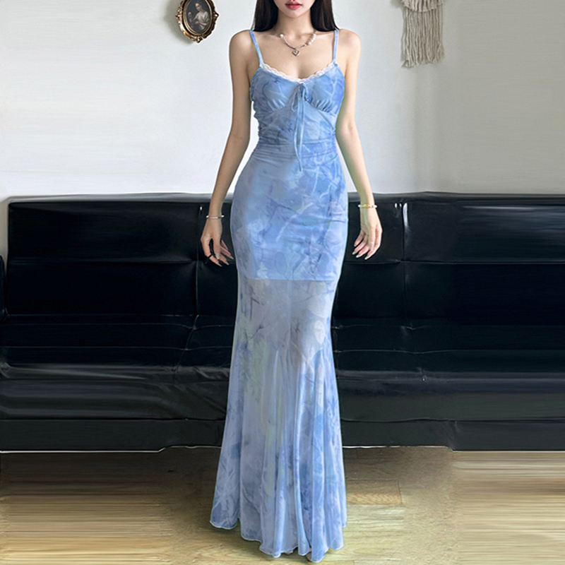 Light Green V-Neck Spaghetti Strap Mermaid Dress - Vintage Waist-Cinching Slim Fit for Spicy Girl & Mature Woman Style, Trendy Design Light Green V-Neck Spaghetti Strap Mermaid Dress - Vintage Waist-Cinching Slim Fit for Spicy Girl & Mature Woman Style, Trendy Design