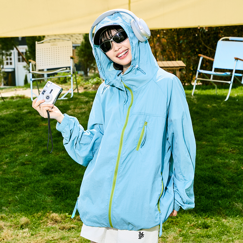 Lightweight Breathable Hooded Sunscreen Top for Men and Women, Ice Silk Summer Style 2025, Cool Fashion Essential Lightweight Breathable Hooded Sunscreen Top for Men and Women, Ice Silk Summer Style 2025, Cool Fashion Essential