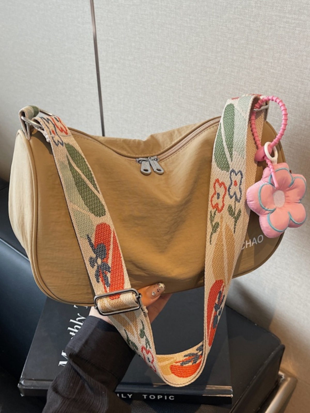 Lightweight Nylon Dumpling Bag for Women, 2025 Summer Korean Style Shoulder Crossbody Bag for Students and Commuters Lightweight Nylon Dumpling Bag for Women, 2025 Summer Korean Style Shoulder Crossbody Bag for Students and Commuters