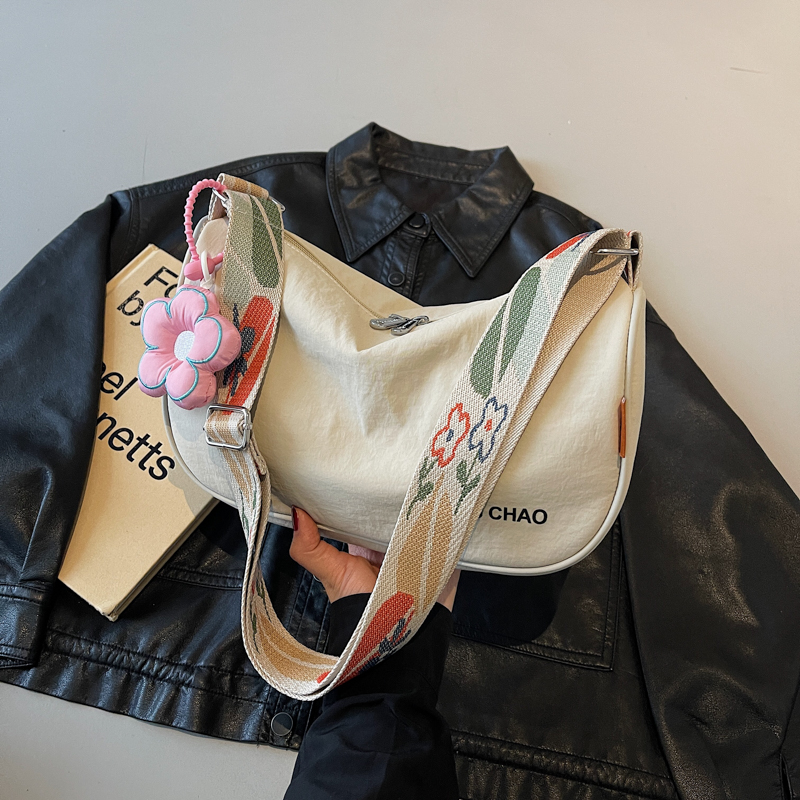 Lightweight Nylon Dumpling Bag for Women, 2025 Summer Korean Style Shoulder Crossbody Bag for Students and Commuters Lightweight Nylon Dumpling Bag for Women, 2025 Summer Korean Style Shoulder Crossbody Bag for Students and Commuters