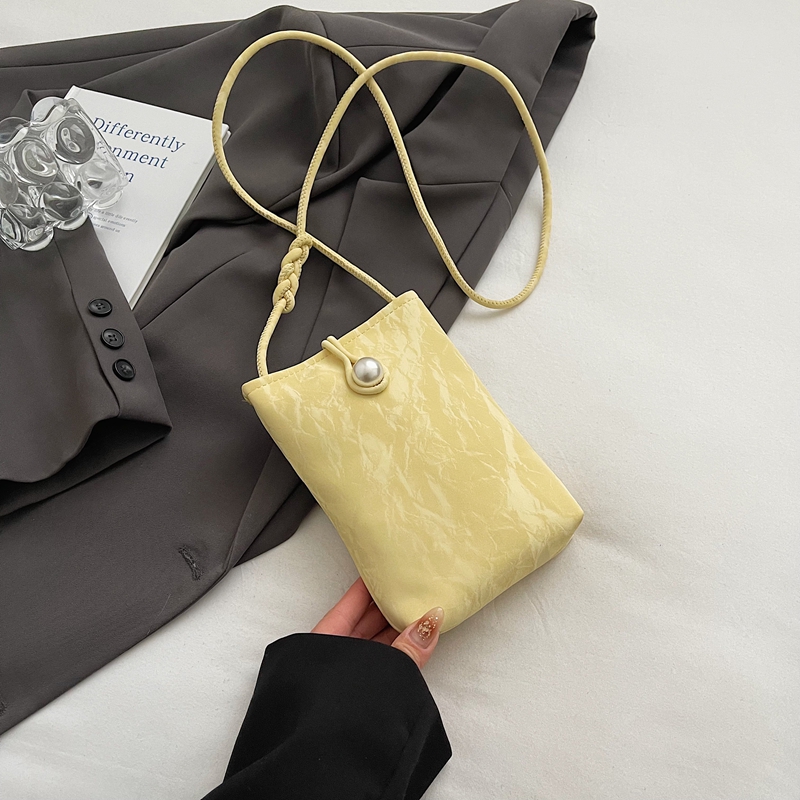 Lightweight Silver Mini Crossbody Phone Bag for Women - Summer 2025 Chinese Style Fashion Accessory Lightweight Silver Mini Crossbody Phone Bag for Women - Summer 2025 Chinese Style Fashion Accessory