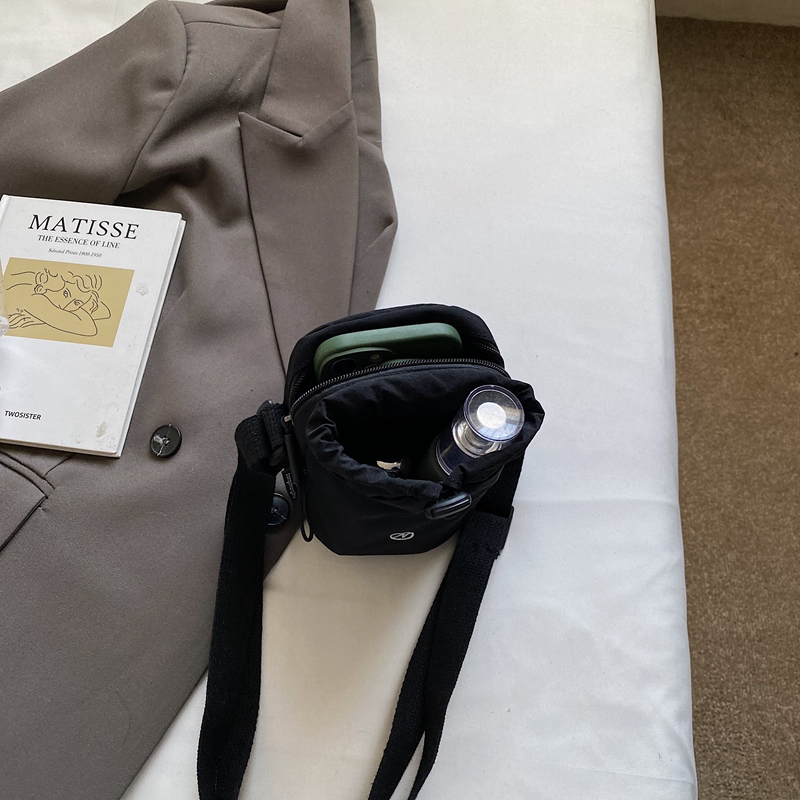 Lightweight Summer Crossbody Water Bottle Bag for Women - Outdoor Cup Bag with Zipper Phone Pouch, Perfect for Travel and Sports Lightweight Summer Crossbody Water Bottle Bag for Women - Outdoor Cup Bag with Zipper Phone Pouch, Perfect for Travel and Sports