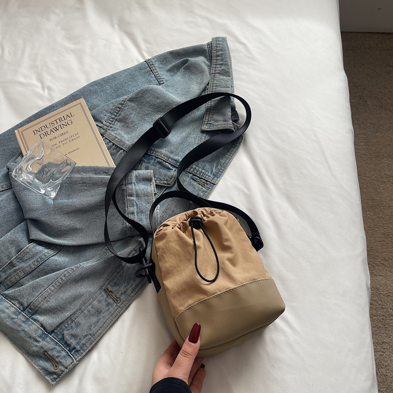 Lightweight Summer Crossbody Water Cup Bag for Women - 2025 Outdoor Cycling Phone Holder and Handheld Water Bottle Pouch Lightweight Summer Crossbody Water Cup Bag for Women - 2025 Outdoor Cycling Phone Holder and Handheld Water Bottle Pouch