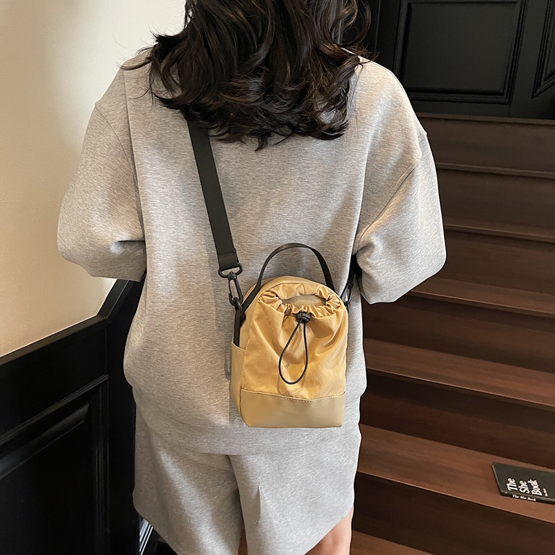 Lightweight Summer Crossbody Water Cup Bag for Women - 2025 Outdoor Cycling Phone Holder and Handheld Water Bottle Pouch Lightweight Summer Crossbody Water Cup Bag for Women - 2025 Outdoor Cycling Phone Holder and Handheld Water Bottle Pouch