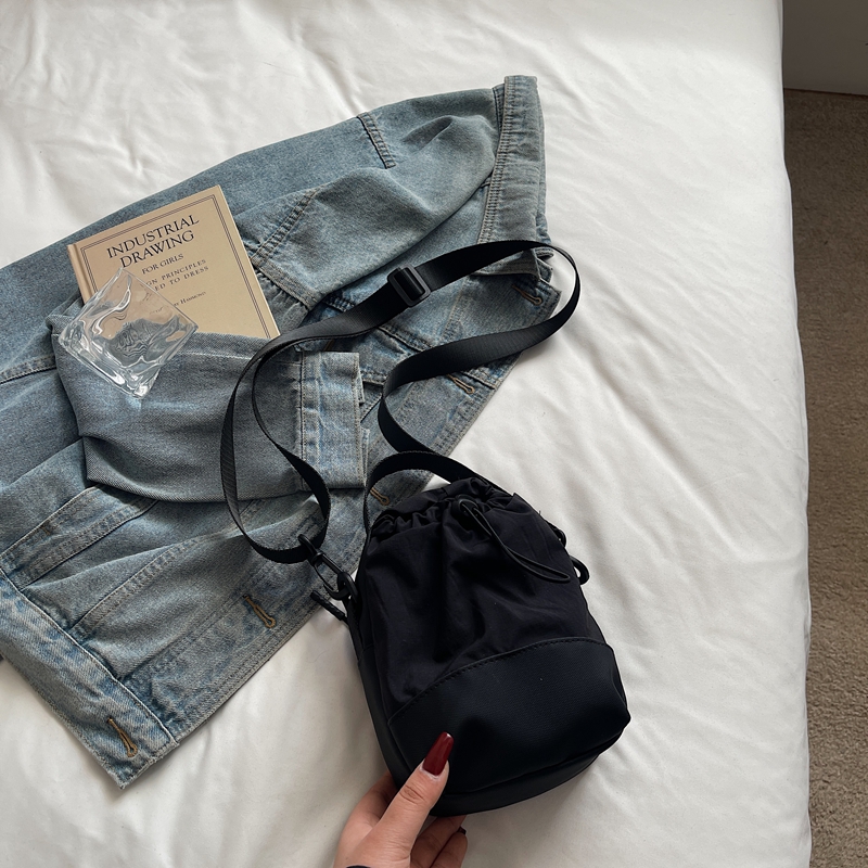 Lightweight Summer Crossbody Water Cup Bag for Women - 2025 Outdoor Cycling Phone Holder and Handheld Water Bottle Pouch Lightweight Summer Crossbody Water Cup Bag for Women - 2025 Outdoor Cycling Phone Holder and Handheld Water Bottle Pouch