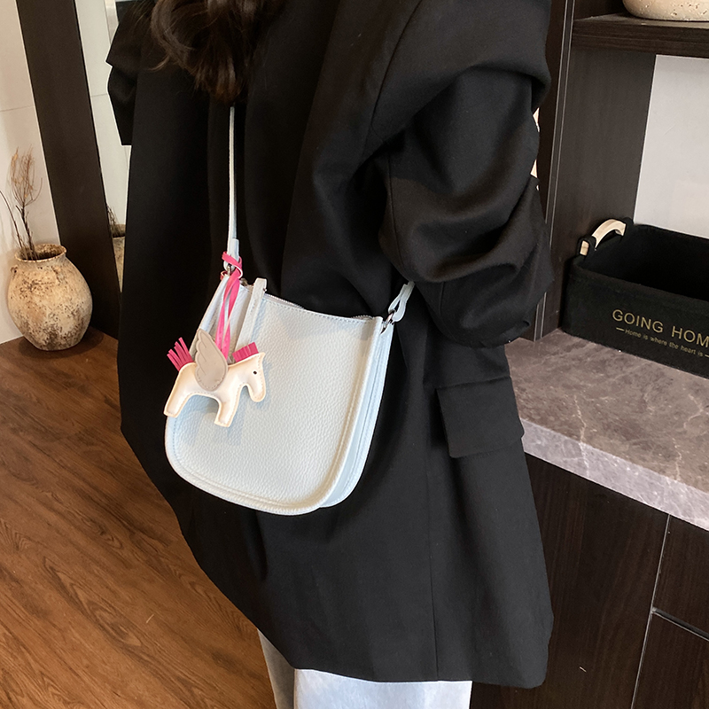 Lightweight Summer Zipper Crossbody Bag for Women - High-End Niche Shoulder Phone Bag 2025 Lightweight Summer Zipper Crossbody Bag for Women - High-End Niche Shoulder Phone Bag 2025