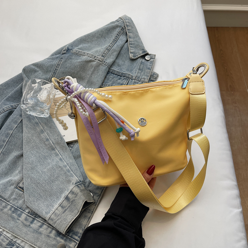 Lightweight Water-Resistant Nylon Bucket Bag - 2025 Spring/Summer Korean Style Dumpling Design, Trendy Women's Fashion Accessory Lightweight Water-Resistant Nylon Bucket Bag - 2025 Spring/Summer Korean Style Dumpling Design, Trendy Women's Fashion Accessory