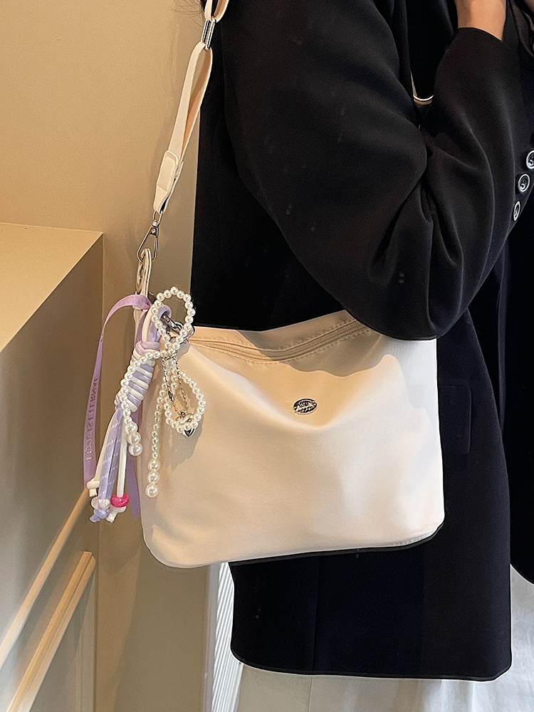 Lightweight Water-Resistant Nylon Bucket Bag - 2025 Spring/Summer Korean Style Dumpling Design, Trendy Women's Fashion Accessory Lightweight Water-Resistant Nylon Bucket Bag - 2025 Spring/Summer Korean Style Dumpling Design, Trendy Women's Fashion Accessory