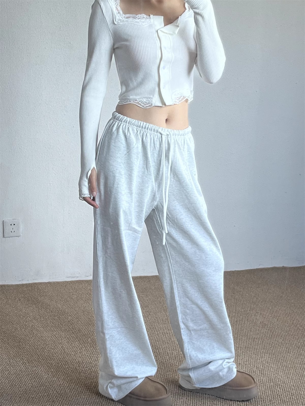 Limited-Time Discount Floral Print T-Shirt - Trendy 90s Style, Perfect for Casual Outfits and Everyday Wear Limited-Time Discount Floral Print T-Shirt - Trendy 90s Style, Perfect for Casual Outfits and Everyday Wear