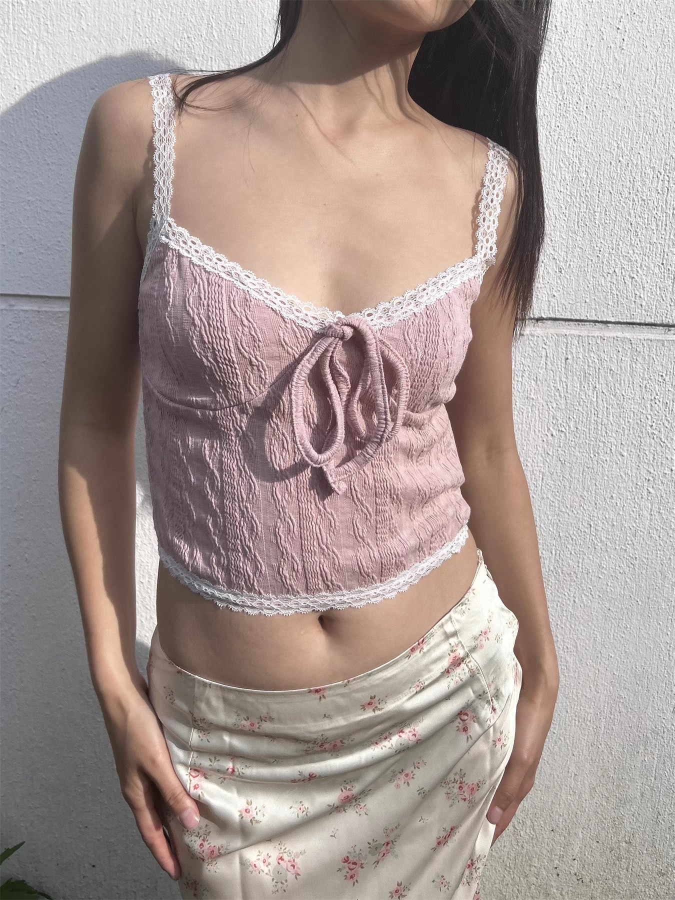 Limited-Time Discount Floral Print T-Shirt - Trendy 90s Style, Perfect for Casual Outfits and Everyday Wear Limited-Time Discount Floral Print T-Shirt - Trendy 90s Style, Perfect for Casual Outfits and Everyday Wear