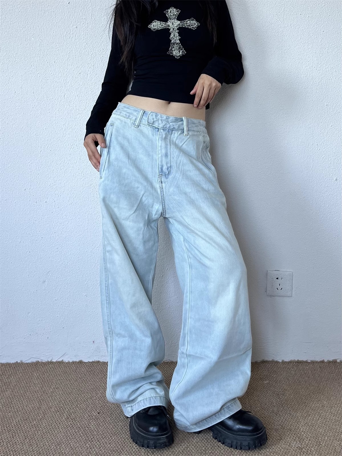 Limited-Time Discount Floral Print T-Shirt - Trendy 90s Style, Perfect for Casual Outfits and Everyday Wear Limited-Time Discount Floral Print T-Shirt - Trendy 90s Style, Perfect for Casual Outfits and Everyday Wear