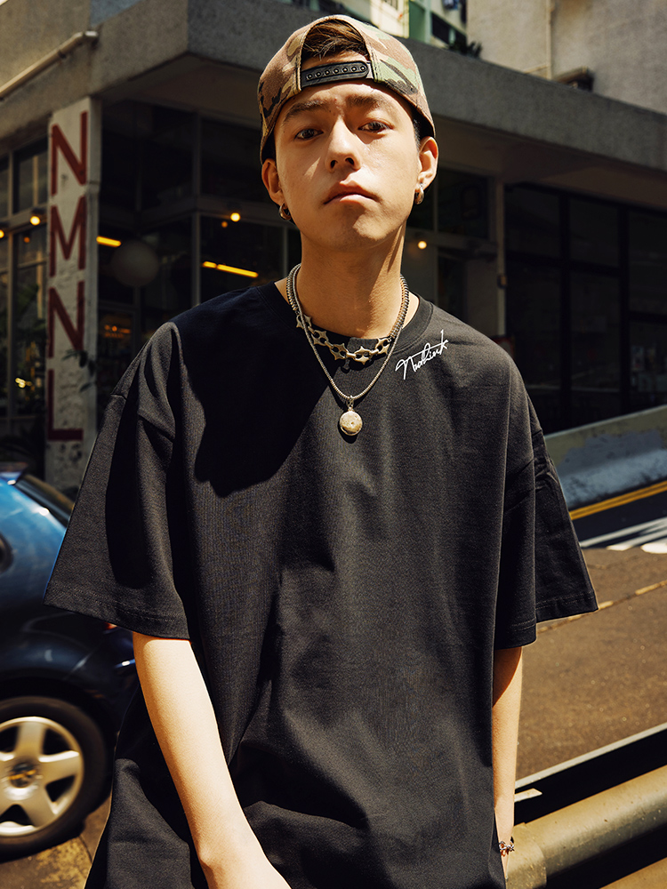 Loose Fashion Couple Outfit Short Sleeve T-Shirt for Men - Trendy Plus Size Summer Casual Wear Loose Fashion Couple Outfit Short Sleeve T-Shirt for Men - Trendy Plus Size Summer Casual Wear