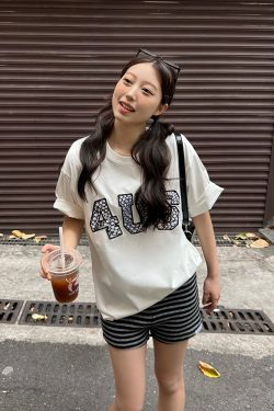 Loose Fit Short Sleeve T-Shirt with Snake Pattern and Embroidered Letters - Spring Summer National Trend for Couples