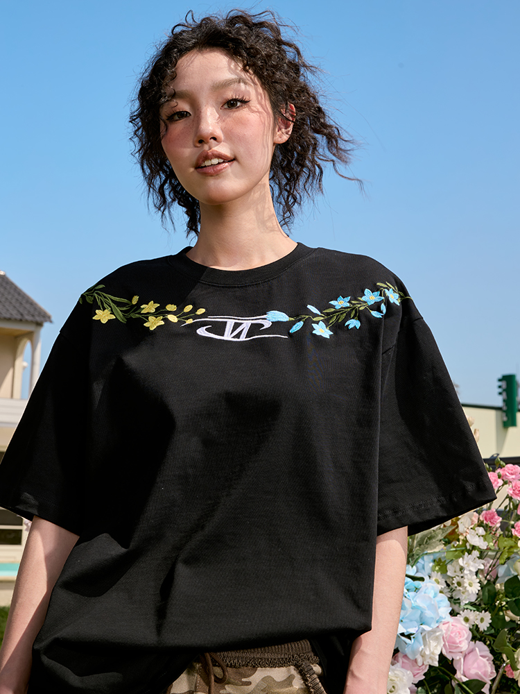 Loose Plus Size Embroidered Short Sleeve T-Shirt - Hip Hop Trendy American Vintage Style for Summer 2025 - Unisex Fashion Loose Plus Size Embroidered Short Sleeve T-Shirt - Hip Hop Trendy American Vintage Style for Summer 2025 - Unisex Fashion