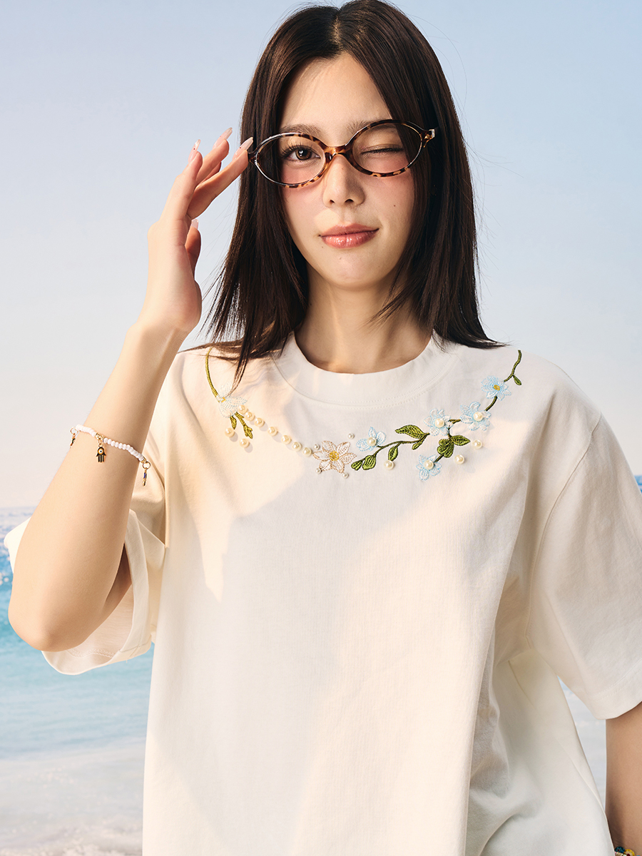Loose Round Neck Short Sleeve T-Shirt with Pearl Flower Embroidery – Unisex Plant Series, Perfect for Y2K and Korean Style Fashion Loose Round Neck Short Sleeve T-Shirt with Pearl Flower Embroidery – Unisex Plant Series, Perfect for Y2K and Korean Style Fashion