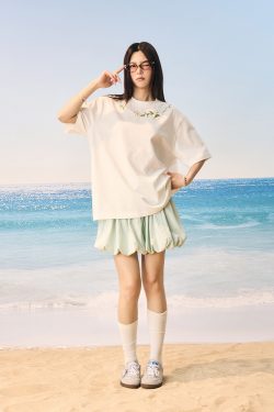 Loose Round Neck Short Sleeve T-Shirt with Pearl Flower Embroidery – Unisex Plant Series, Perfect for Y2K and Korean Style Fashion