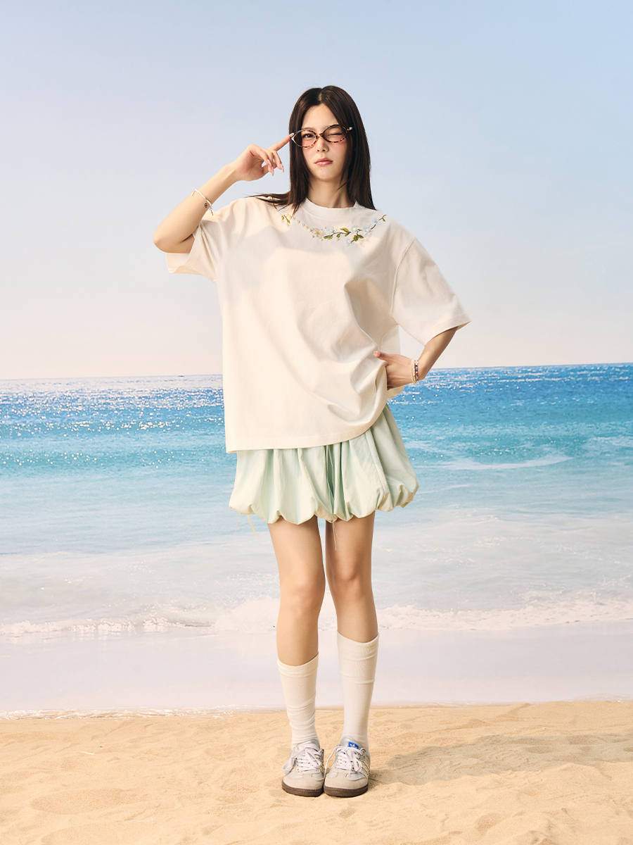 Loose Round Neck Short Sleeve T-Shirt with Pearl Flower Embroidery – Unisex Plant Series, Perfect for Y2K and Korean Style Fashion Loose Round Neck Short Sleeve T-Shirt with Pearl Flower Embroidery – Unisex Plant Series, Perfect for Y2K and Korean Style Fashion