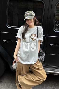 Loose Unisex Short Sleeve T-Shirt with Embroidered Heart - Summer Plaid Design, Trendy Casual Wear for Couples